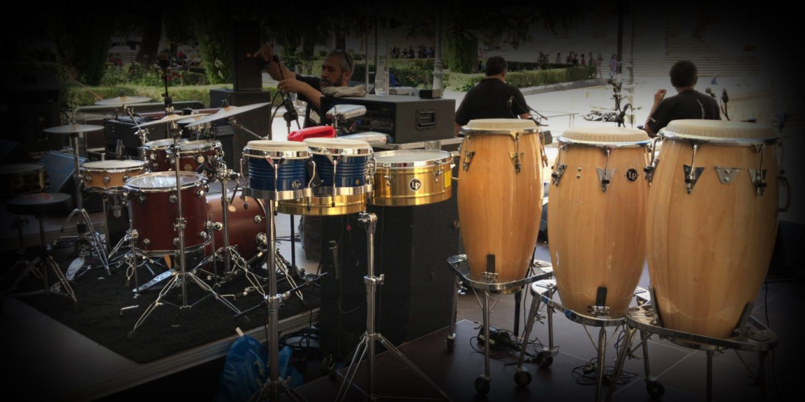 Alquiler de backline y tarimas de escenario